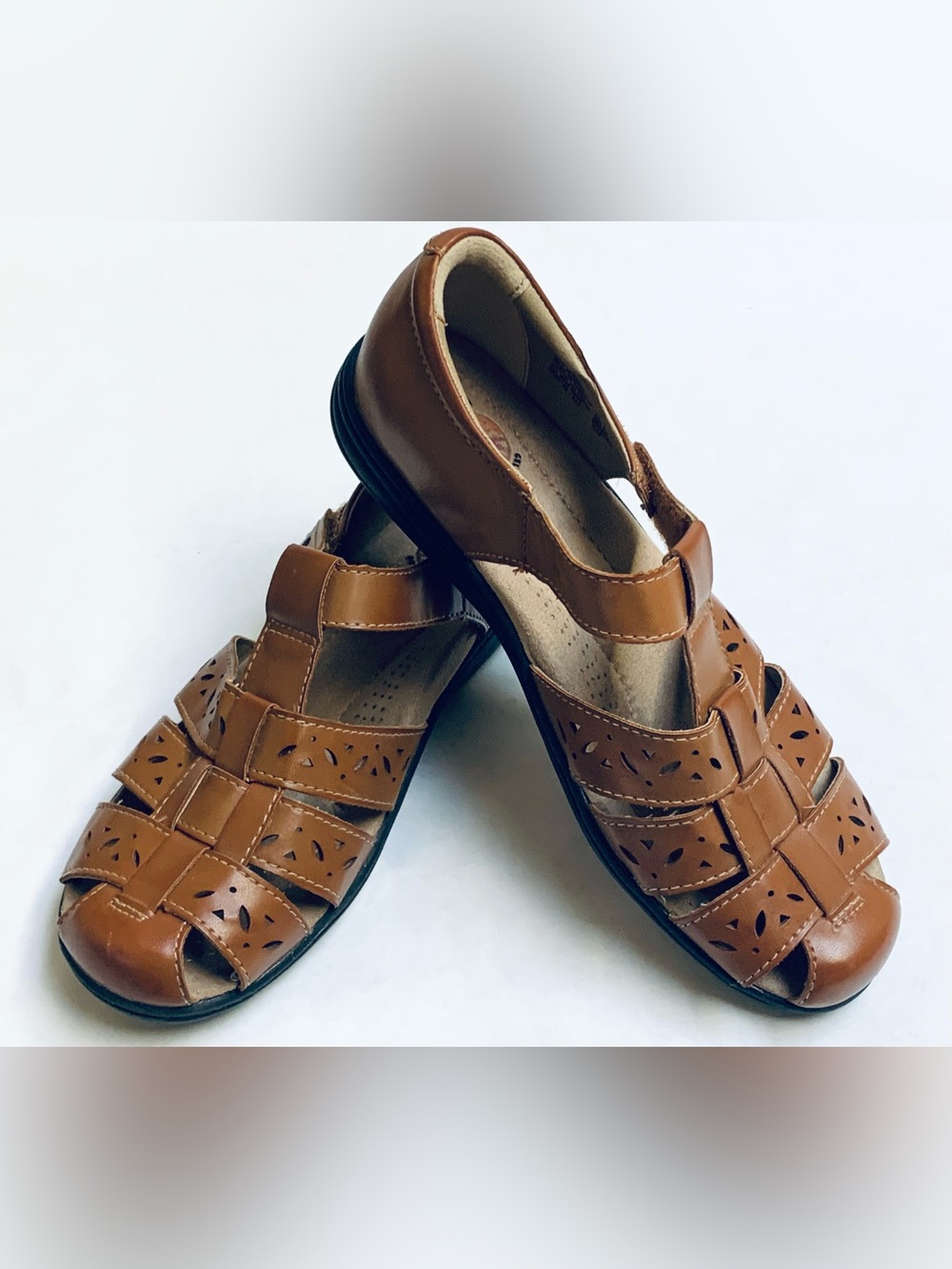 Earth Spirit Cushioned Gelron Fisherman Sandals 8.5 Tan Cushioned Insole Velcro